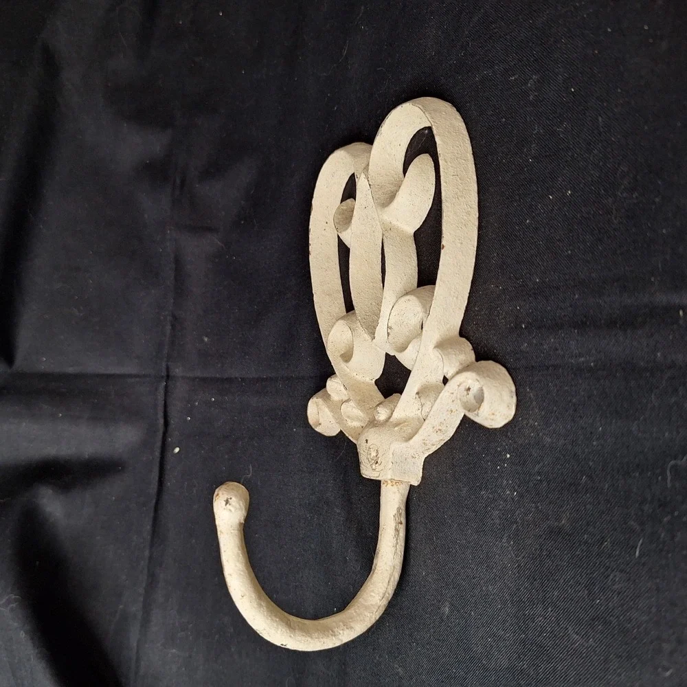Vintage Cast Iron Scroll Heart Wall Hook Cream Wht Shabby Chic Coat Towel Hanger